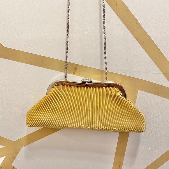 Vintage Golden purse - Picture 2 of 7